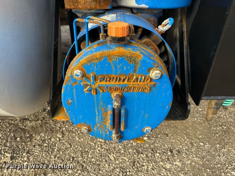 image for item EG2448 2015 Mack CHU613 semi truck