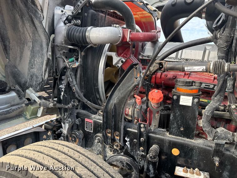 image for item EG2448 2015 Mack CHU613 semi truck