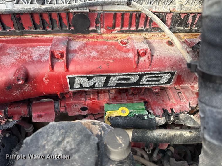 image for item EG2448 2015 Mack CHU613 semi truck