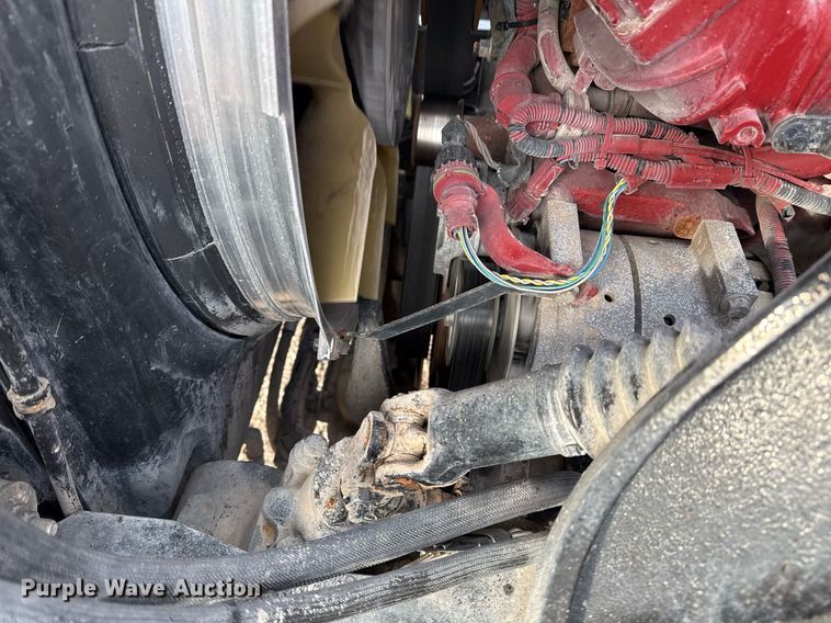 image for item EG2448 2015 Mack CHU613 semi truck