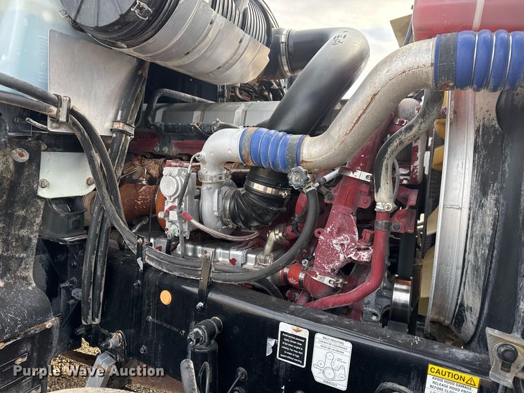 image for item EG2448 2015 Mack CHU613 semi truck