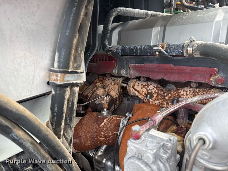 image for item EG2448 2015 Mack CHU613 semi truck