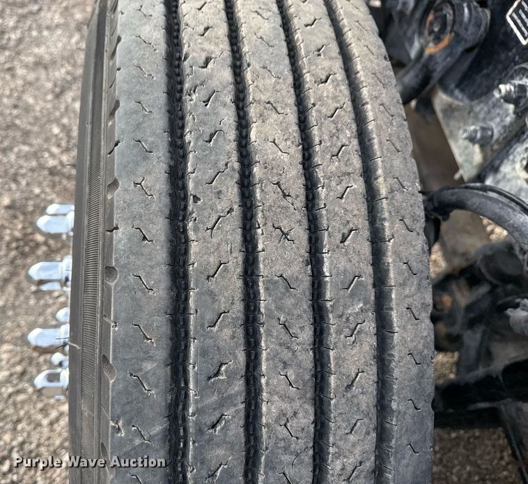 image for item EG2448 2015 Mack CHU613 semi truck