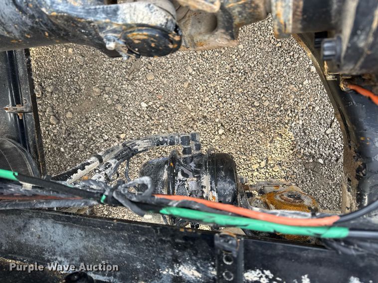 image for item EG2448 2015 Mack CHU613 semi truck