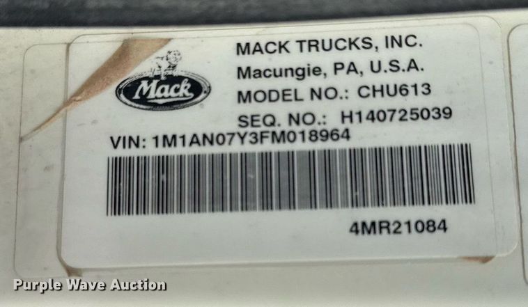 image for item EG2448 2015 Mack CHU613 semi truck