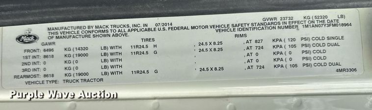 image for item EG2448 2015 Mack CHU613 semi truck