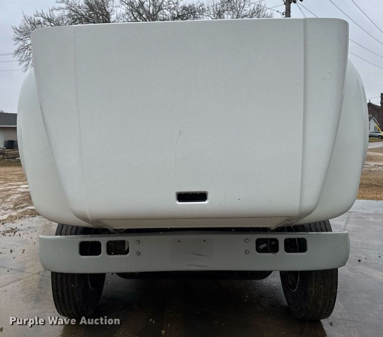 image for item EG7112 2001 International 4700 refuse truck