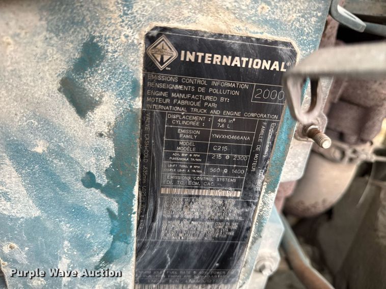 image for item EG7112 2001 International 4700 refuse truck