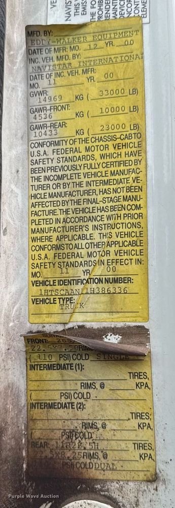 image for item EG7112 2001 International 4700 refuse truck