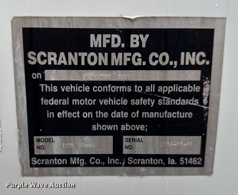 image for item EG7112 2001 International 4700 refuse truck