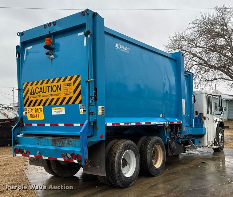 image for item EG7113 2006 Freighltiner Business Class M2 refuse truck