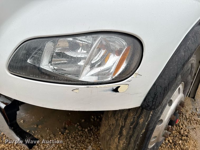 image for item EG7113 2006 Freighltiner Business Class M2 refuse truck