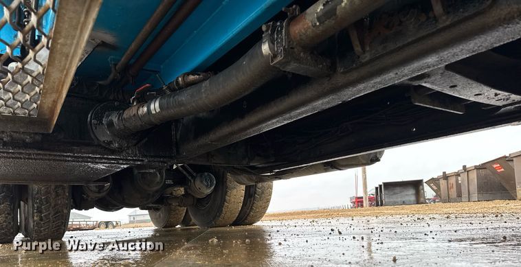 image for item EG7113 2006 Freighltiner Business Class M2 refuse truck