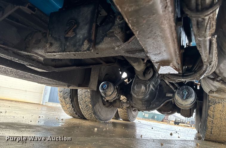 image for item EG7113 2006 Freighltiner Business Class M2 refuse truck