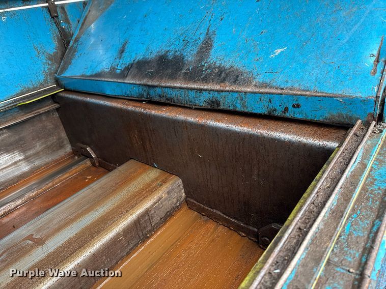 image for item EG7113 2006 Freighltiner Business Class M2 refuse truck