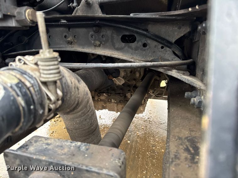 image for item EG7113 2006 Freighltiner Business Class M2 refuse truck