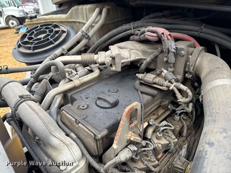 image for item EG7113 2006 Freighltiner Business Class M2 refuse truck