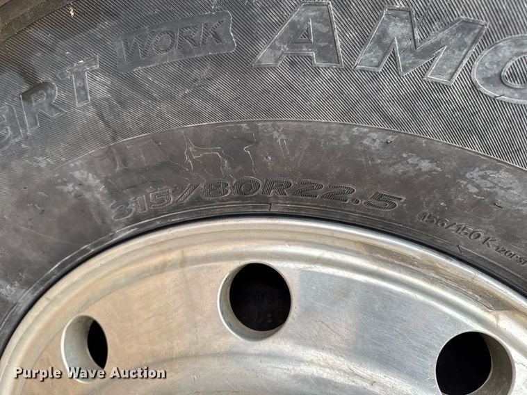 image for item EG7113 2006 Freighltiner Business Class M2 refuse truck