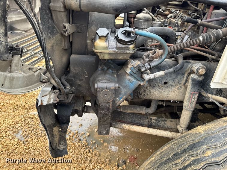 image for item EG7113 2006 Freighltiner Business Class M2 refuse truck