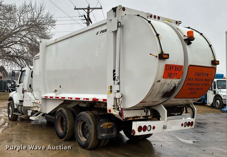 image for item EG7114 2006 Freightliner Business Class M2 refuse truck