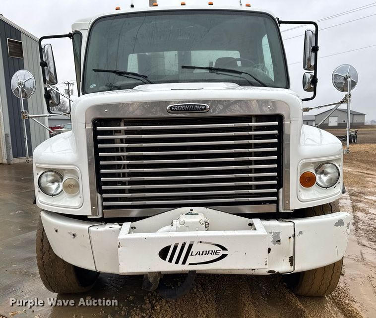 image for item EG7114 2006 Freightliner Business Class M2 refuse truck