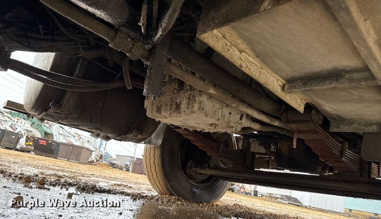 image for item EG7114 2006 Freightliner Business Class M2 refuse truck