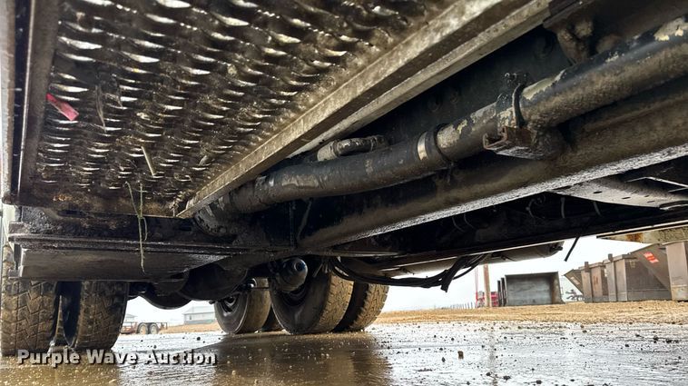 image for item EG7114 2006 Freightliner Business Class M2 refuse truck