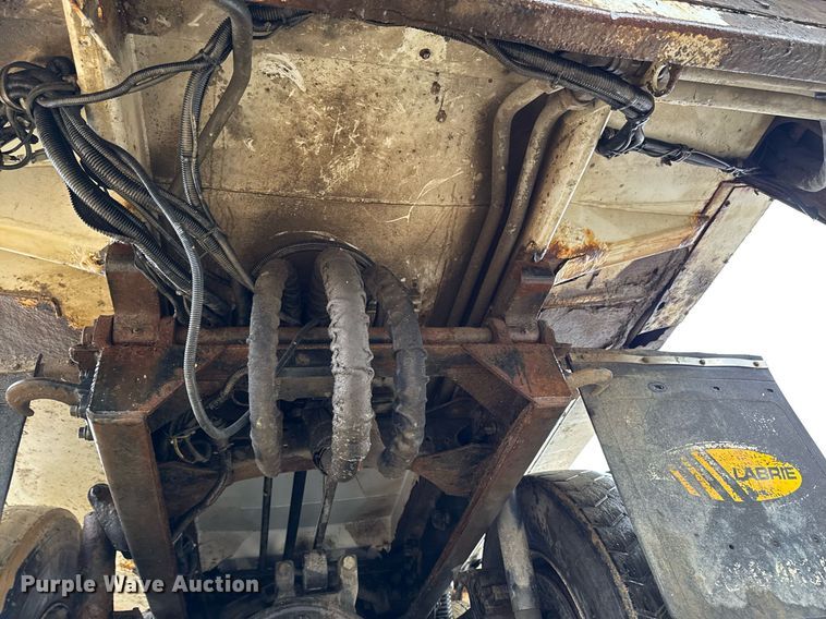 image for item EG7114 2006 Freightliner Business Class M2 refuse truck