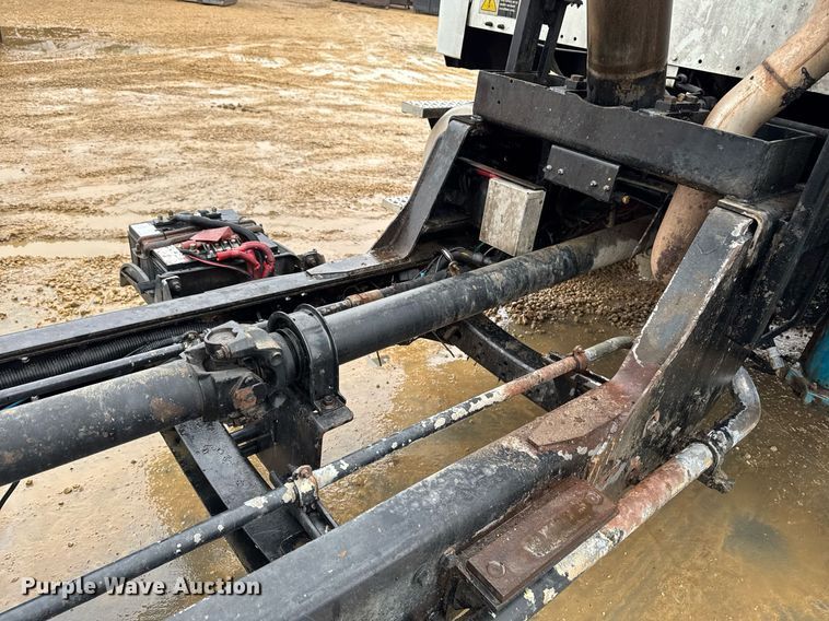 image for item EG7114 2006 Freightliner Business Class M2 refuse truck