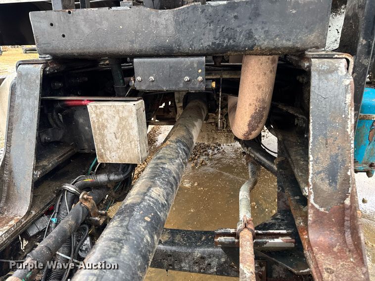 image for item EG7114 2006 Freightliner Business Class M2 refuse truck