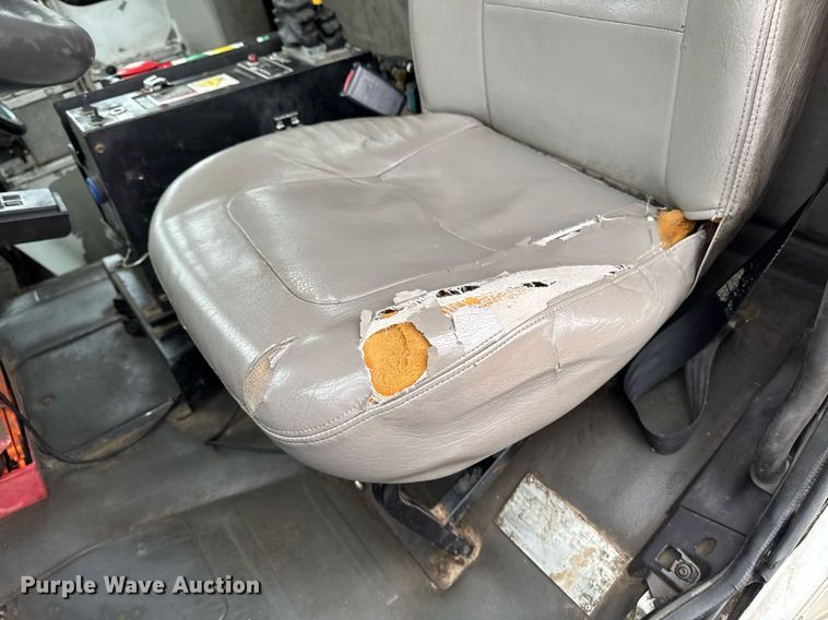 image for item EG7114 2006 Freightliner Business Class M2 refuse truck