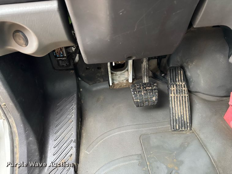 image for item EG7114 2006 Freightliner Business Class M2 refuse truck