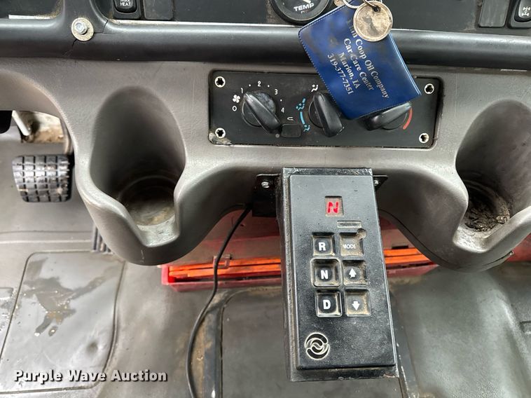 image for item EG7114 2006 Freightliner Business Class M2 refuse truck