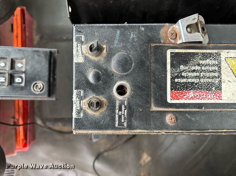 image for item EG7114 2006 Freightliner Business Class M2 refuse truck