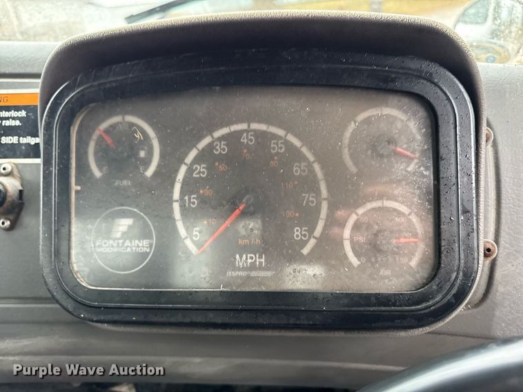 image for item EG7114 2006 Freightliner Business Class M2 refuse truck