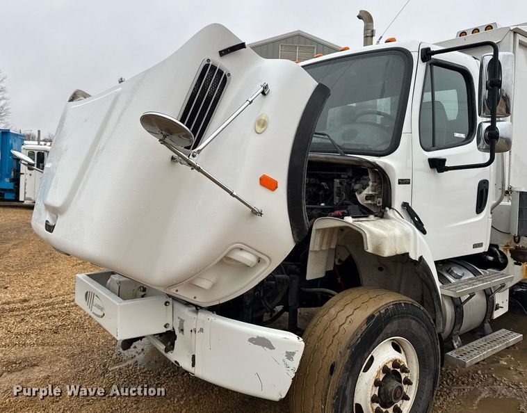 image for item EG7114 2006 Freightliner Business Class M2 refuse truck