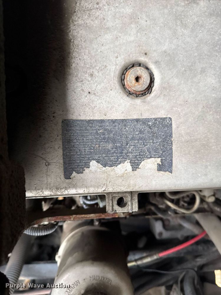 image for item EG7114 2006 Freightliner Business Class M2 refuse truck