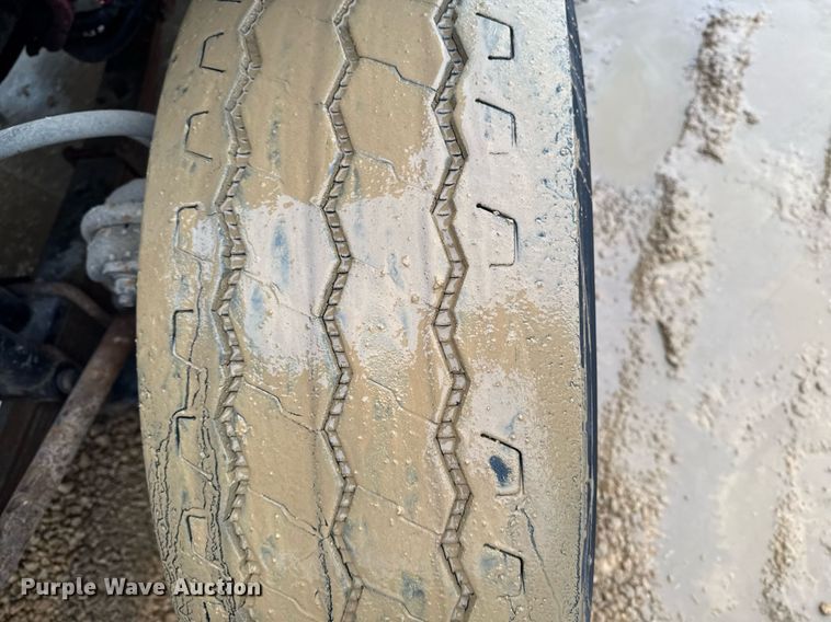 image for item EG7114 2006 Freightliner Business Class M2 refuse truck