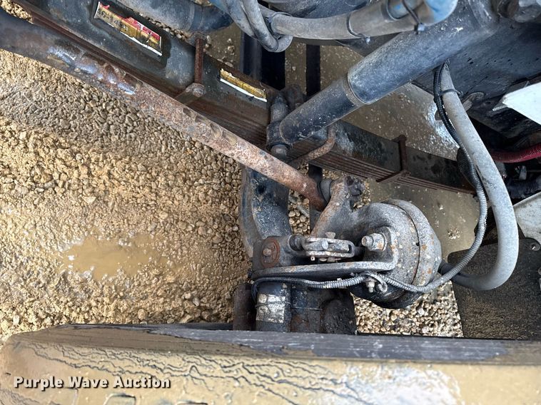 image for item EG7114 2006 Freightliner Business Class M2 refuse truck