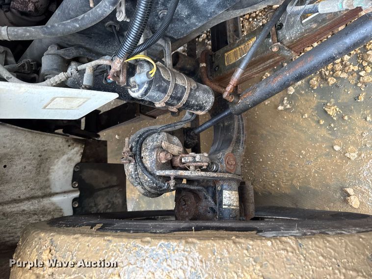 image for item EG7114 2006 Freightliner Business Class M2 refuse truck