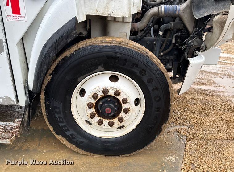 image for item EG7114 2006 Freightliner Business Class M2 refuse truck