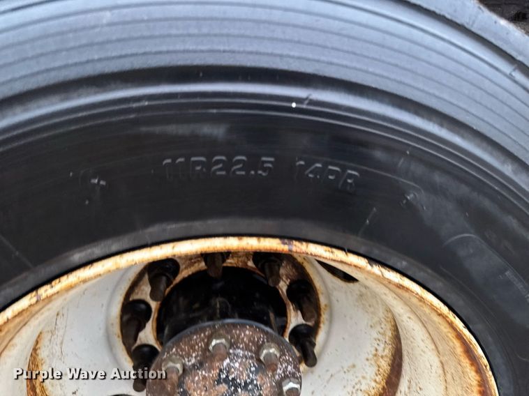 image for item EG7114 2006 Freightliner Business Class M2 refuse truck