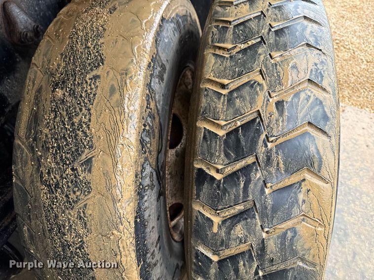 image for item EG7114 2006 Freightliner Business Class M2 refuse truck