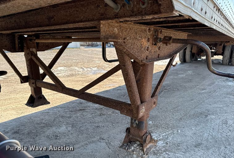 image for item EG7150 2001 Wabash dry van trailer