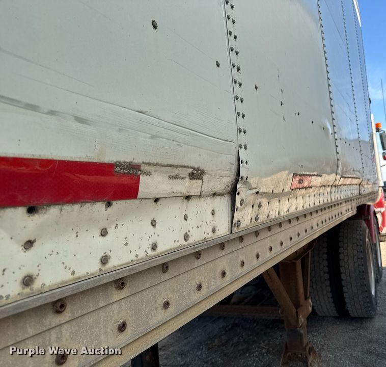 image for item EG7150 2001 Wabash dry van trailer