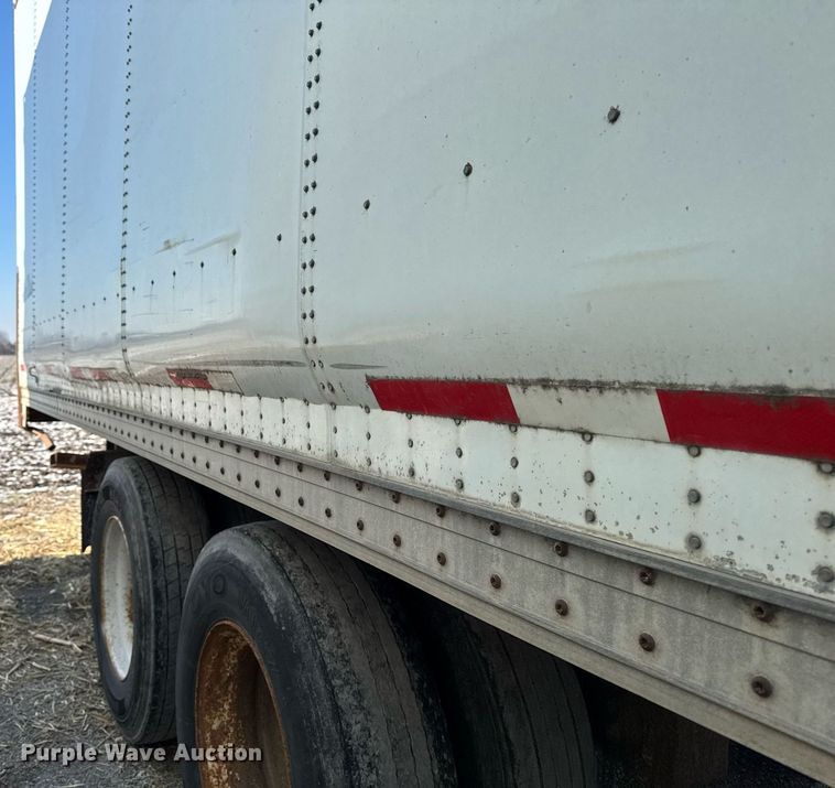 image for item EG7150 2001 Wabash dry van trailer