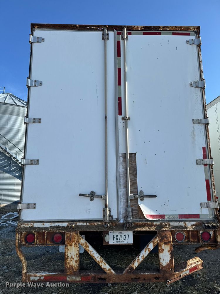 image for item EG7150 2001 Wabash dry van trailer