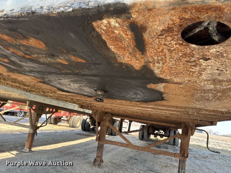 image for item EG7150 2001 Wabash dry van trailer