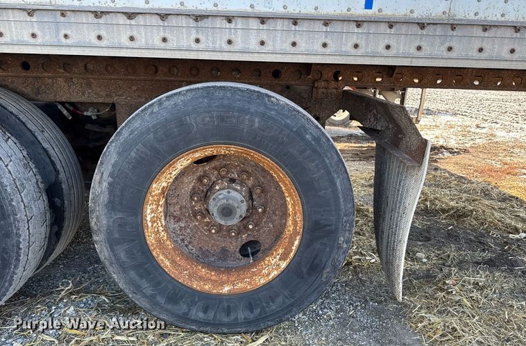 image for item EG7150 2001 Wabash dry van trailer