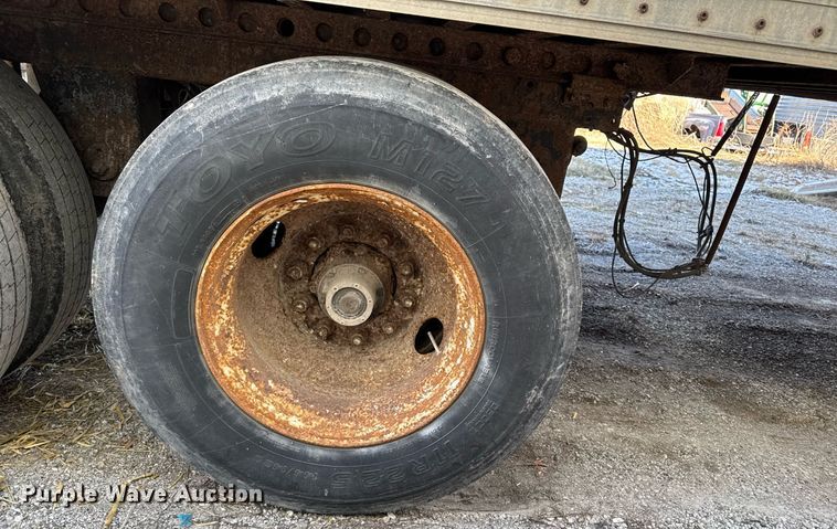 image for item EG7150 2001 Wabash dry van trailer